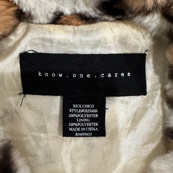 cheetah print fuzzy zip up - Picture 3 of 3